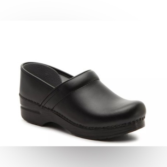 S68. Dansko Professional Clog Black 41 EU (10.5-11) - Picture 1 of 9